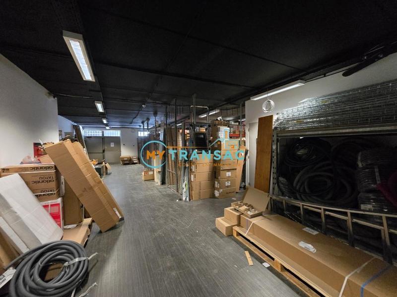 Local d'activités - 1 368 m²