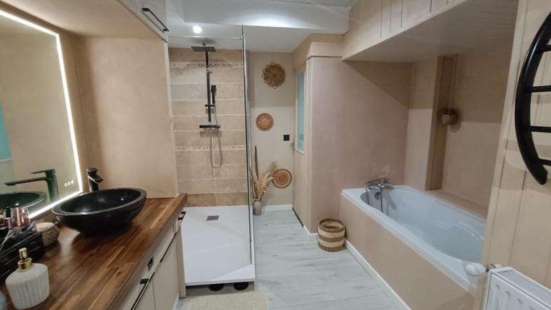 Demeure - 133 m² - 8 pièces