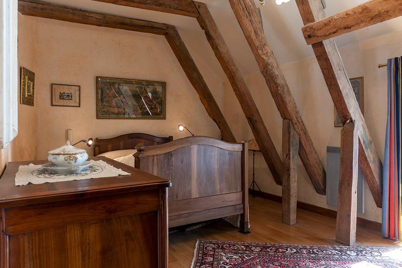 Maison - 317 m² - 12 pièces