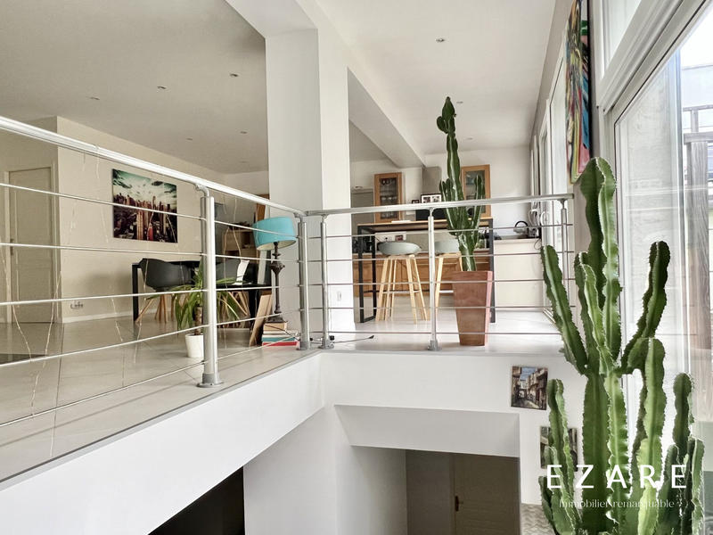 Appartement - 215 m² - 6 pièces