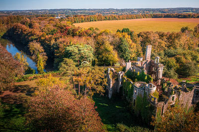 Demeure - 240 m² - 11 pièces