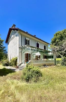Maison - 140 m² - 9 pièces