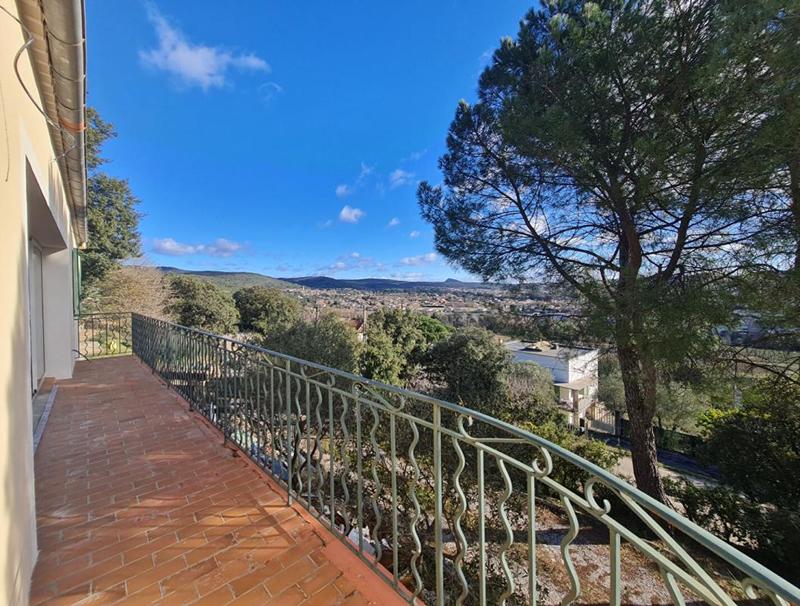 Maison - 195 m² - 8 pièces