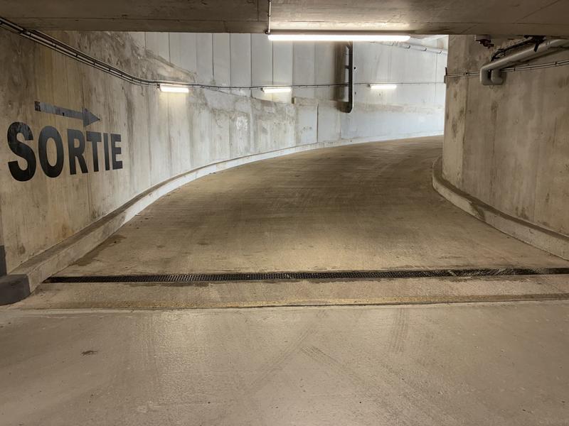 Parking / Garage - 14 m²