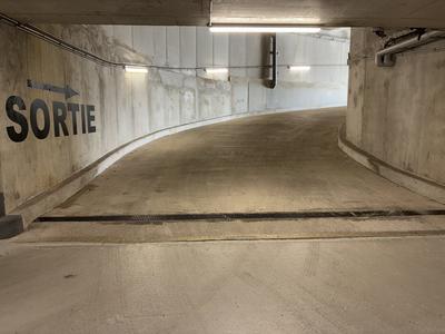 Parking / Garage - 14 m²