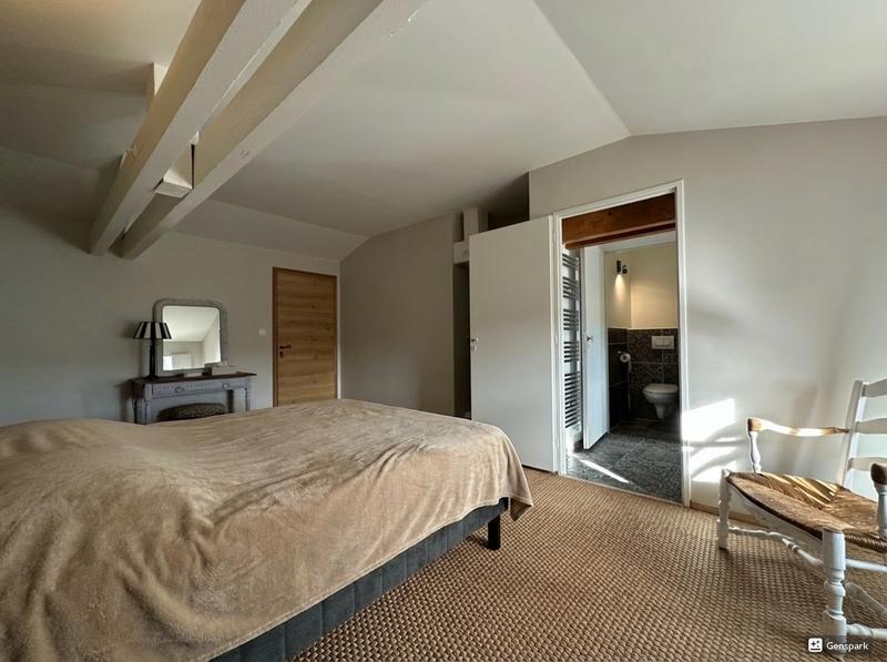 Maison - 357 m² - 11 pièces