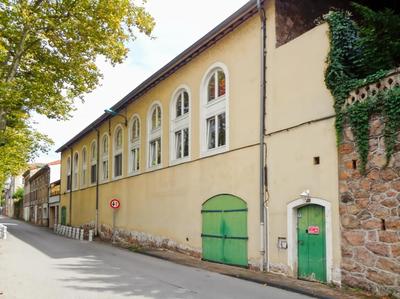 Maison - 400 m² - 15 pièces