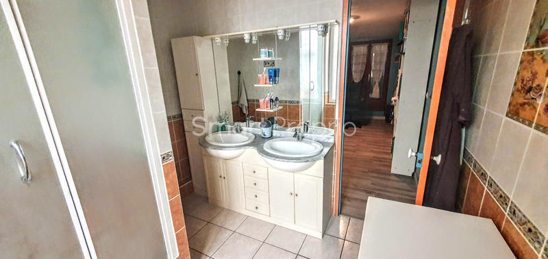 Maison - 180 m² - 7 pièces