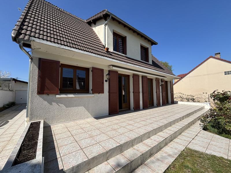Maison - 110 m² - 5 pièces