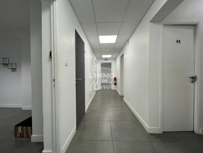 Bureau - 113 m² - 6 pièces