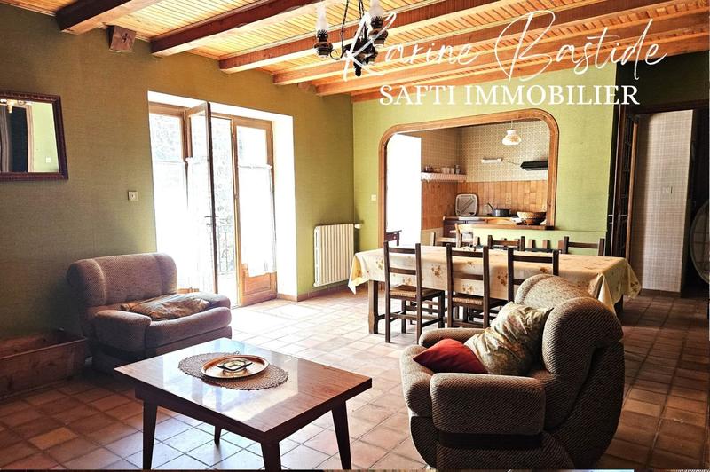 Maison - 155 m² - 11 pièces