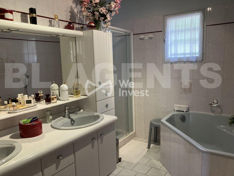 Maison - 175 m² - 6 pièces