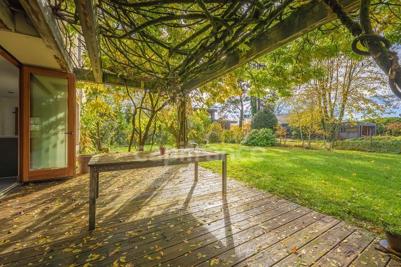 Maison - 328 m² - 8 pièces