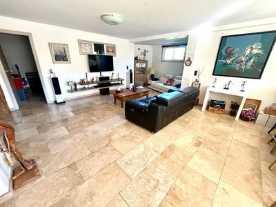 Villa - 100 m² - 3 pièces