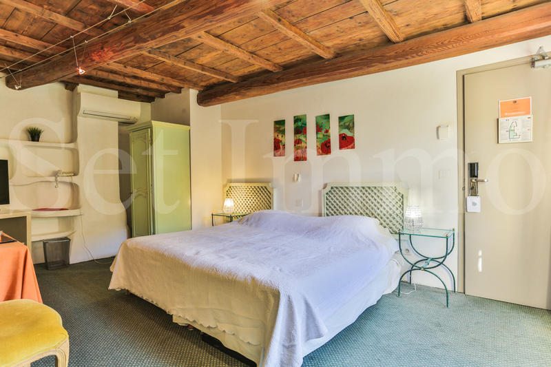 Maison - 222 m² - 7 pièces