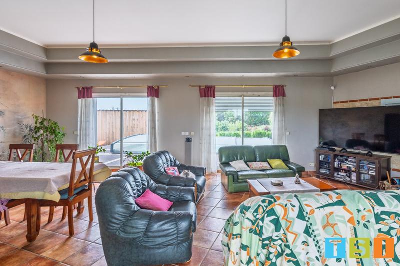 Maison - 200 m² - 5 pièces