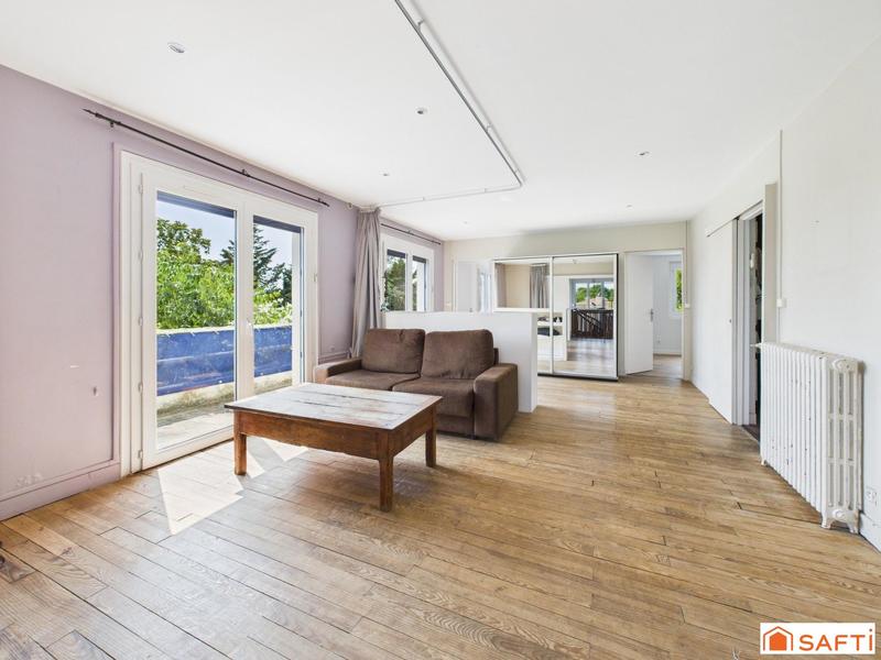 Maison - 220 m² - 8 pièces