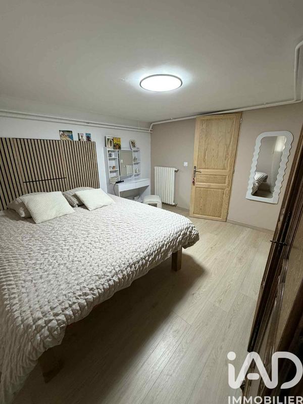 Maison - 180 m² - 8 pièces