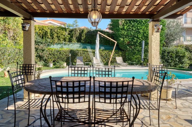 Appartement - 142 m² - 6 pièces