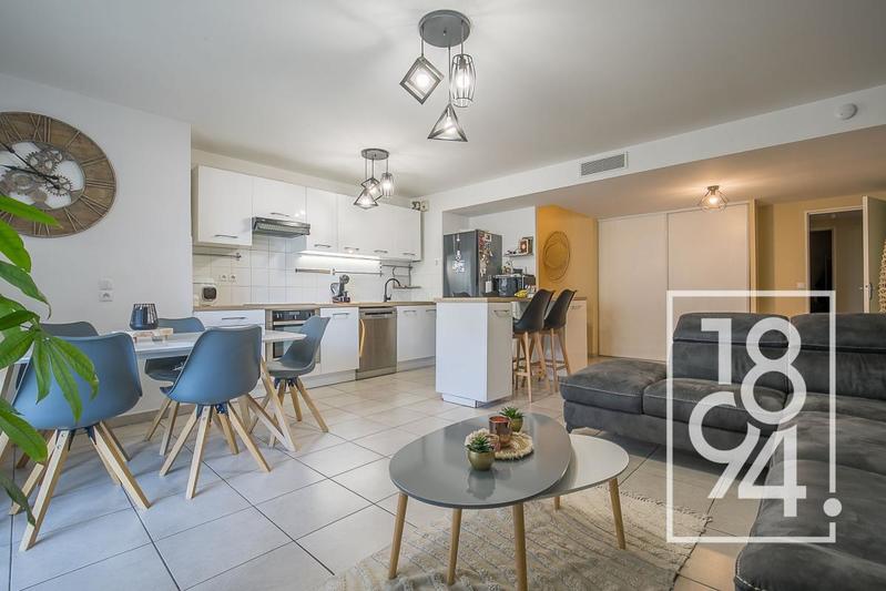 Appartement - 80 m² - 4 pièces