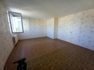 Appartement - 90 m² - 5 pièces