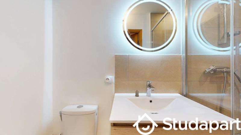 Chambre - 11 m² - 1 pièce