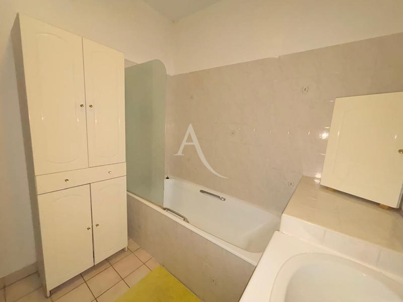 Maison - 121 m² - 7 pièces