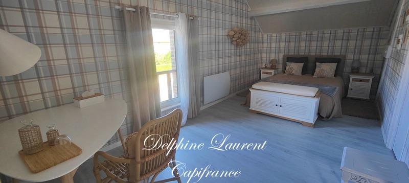 Maison traditionnelle - 232 m² - 7 pièces