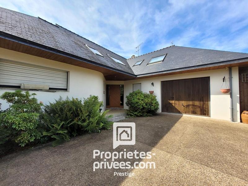 Demeure - 215 m² - 7 pièces