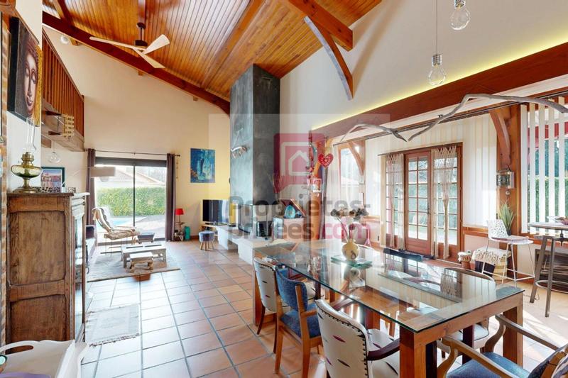 Maison - 185 m² - 5 pièces