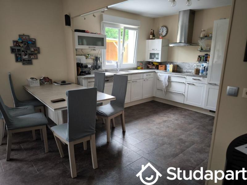 Chambre - 170 m² - 7 pièces