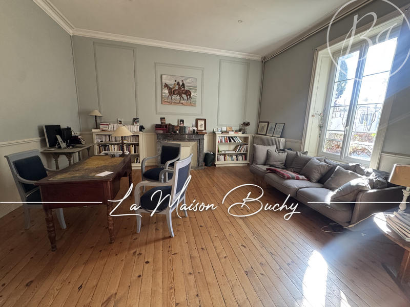 Maison - 295 m² - 11 pièces