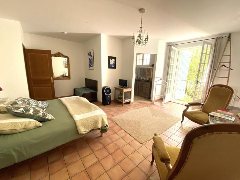 Mas - 528 m² - 16 pièces