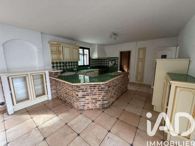 Maison - 204 m² - 6 pièces