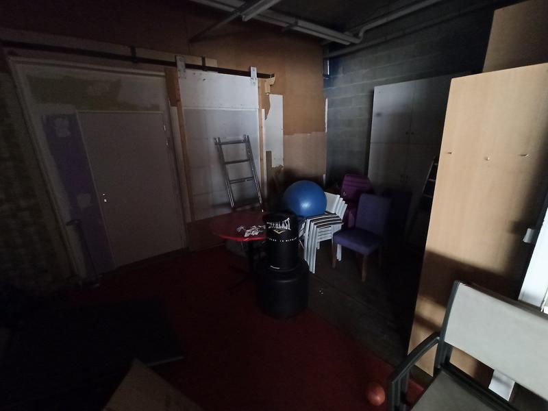 Local commercial - 1 027 m²