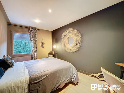 Maison - 210 m² - 9 pièces