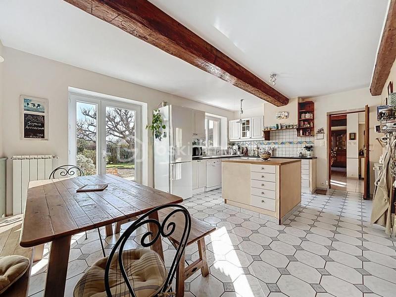 Corps de ferme - 300 m² - 8 pièces