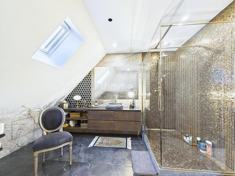 Maison - 378 m² - 7 pièces