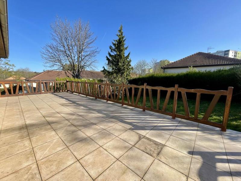 Maison - 210 m² - 7 pièces