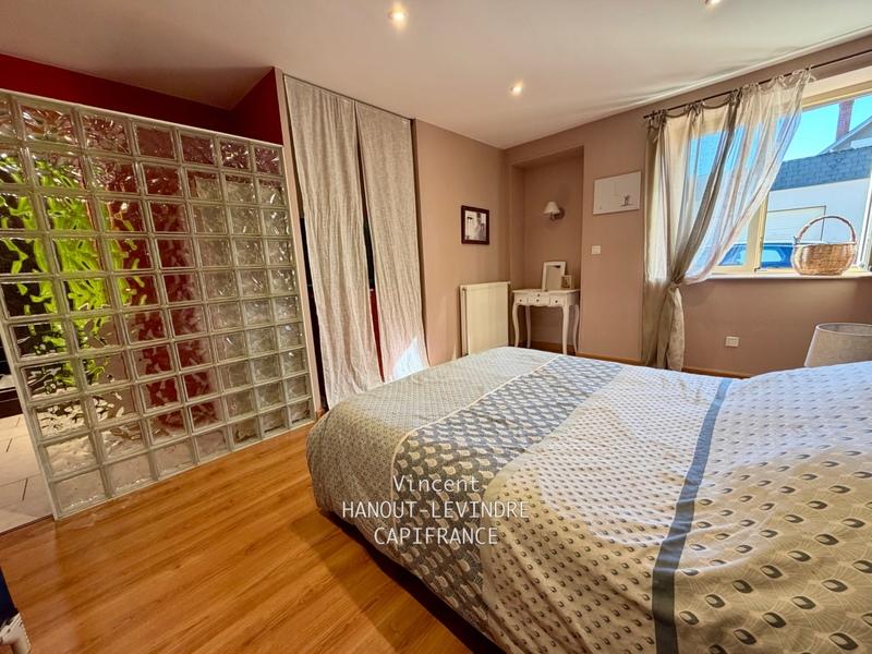 Maison - 264 m² - 10 pièces