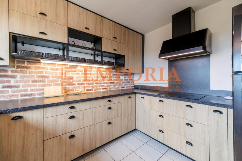 Maison - 180 m² - 8 pièces