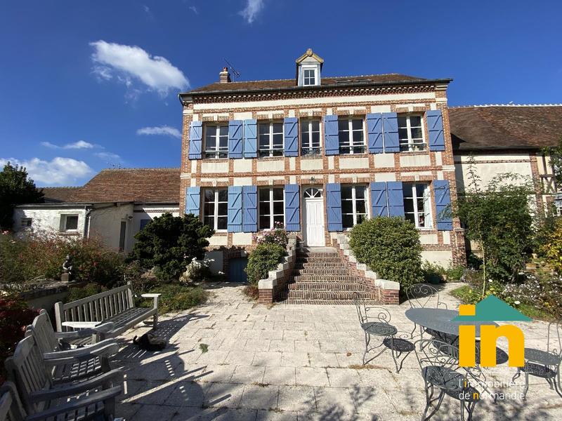 Maison de ville - 240 m² - 7 pièces