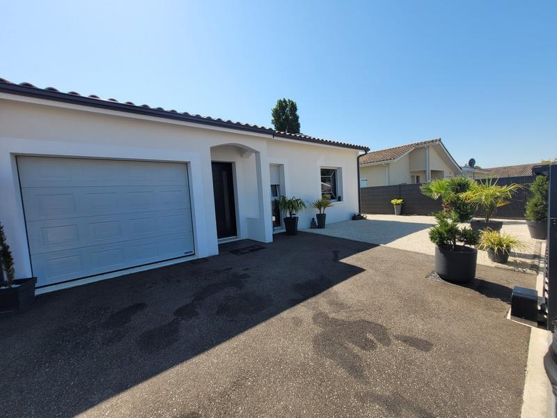 Maison - 90 m² - 5 pièces