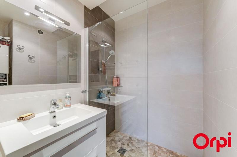 Appartement - 125 m² - 5 pièces