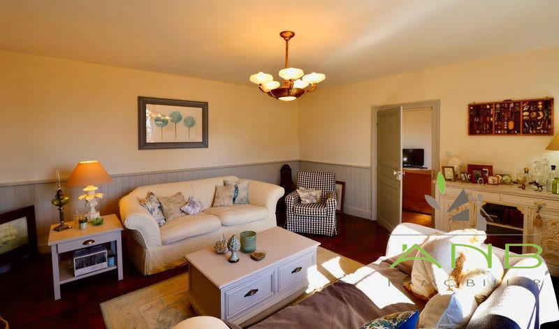 Maison - 225 m² - 8 pièces