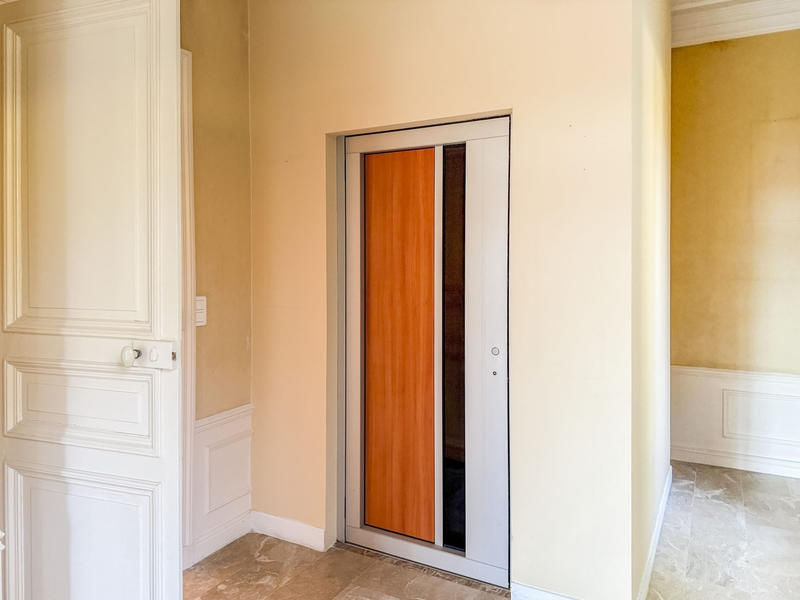 Maison - 198 m² - 7 pièces