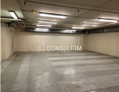 Local d'activité / Entrepôt - 183 m²