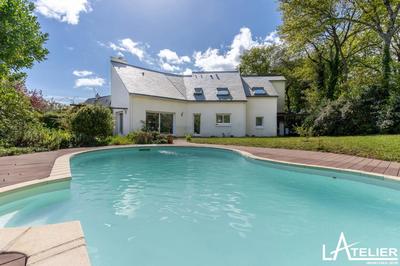 Maison - 200 m² - 7 pièces