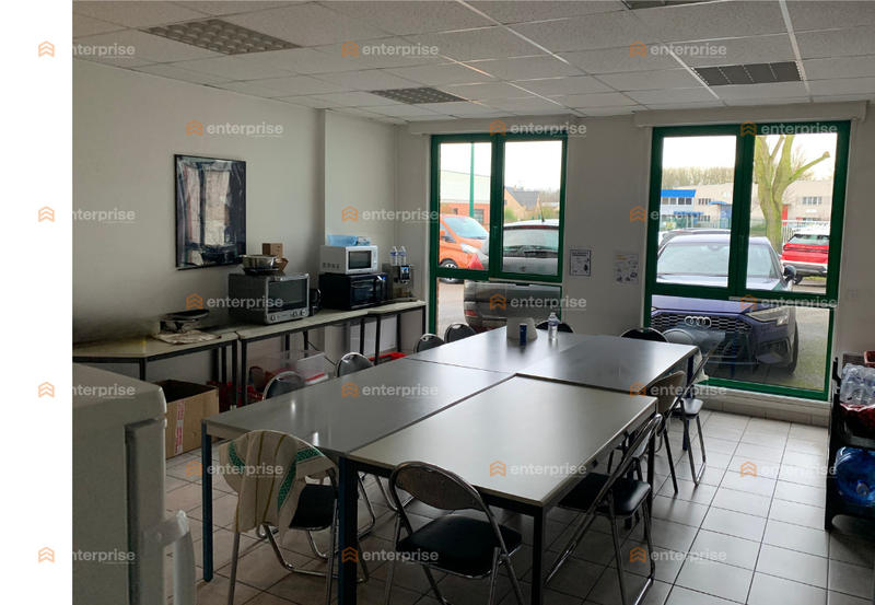 Local d'activité / Entrepôt - 1 215 m²