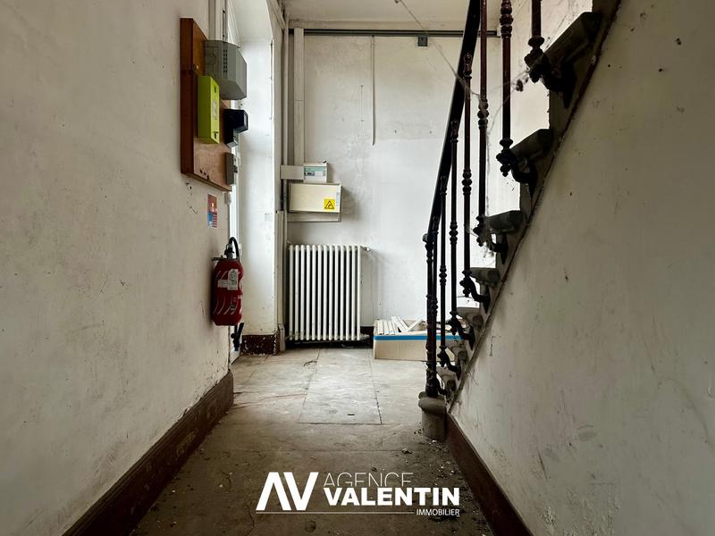 Appartement - 684 m² - 6 pièces